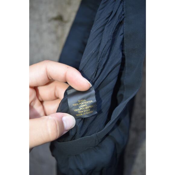 Cynthia Steffe Black Crinkle Midi Skirt – Size M – NWT - Picture 5 of 5